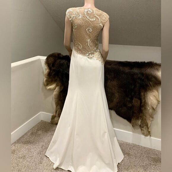 New Stunning Cap Sleeve Exquisite Beading Back Mermaid Gown/Evening Dress - Picture 9 of 17